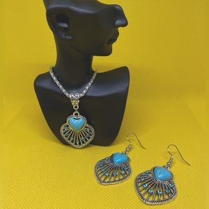 ✨💙Earring & Necklace Set💙✨